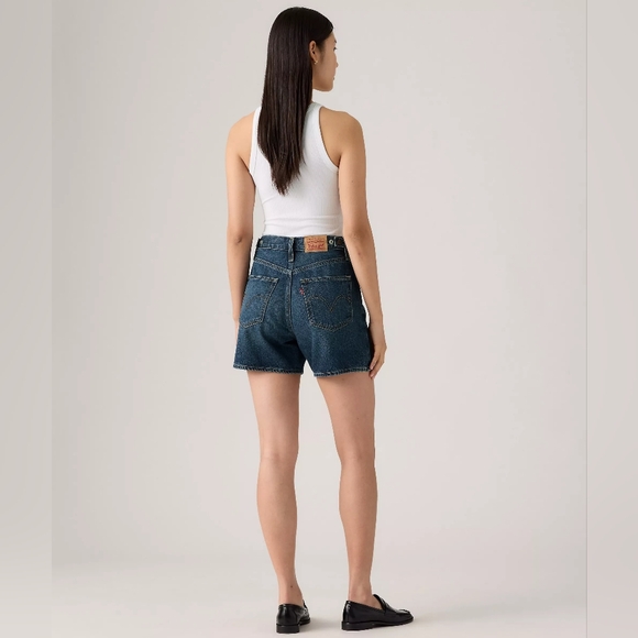 Levi's Cinch Mid-Thigh Short in Cookie Crunch - Picture 2 of 8